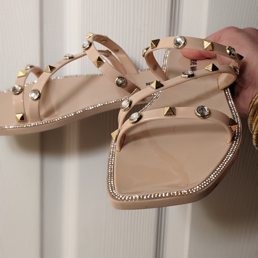 New Steve Madden sandals size 9
